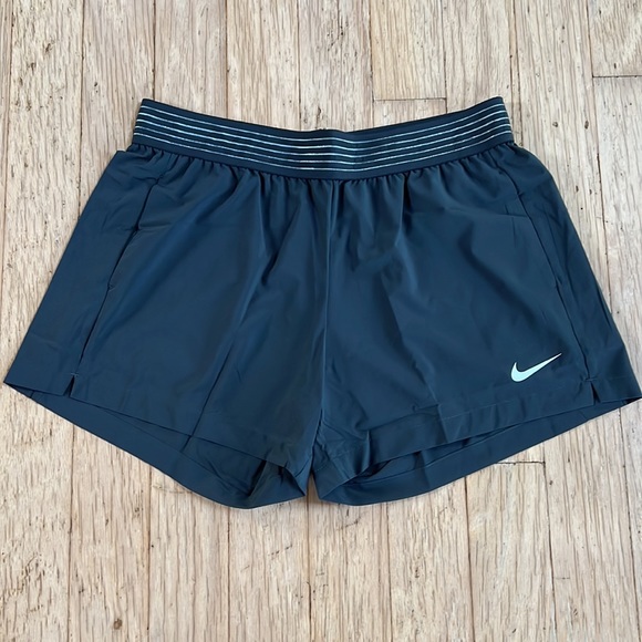 Nike Women's Core Flex Short 4” Gray - Picture 3 of 10